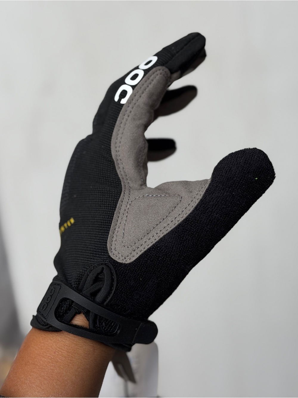 Gloves - Picture 2 of 13